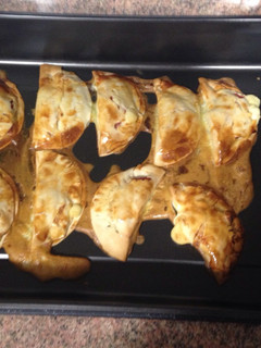 Una foto de Empanadillas de mortadela y queso al horno