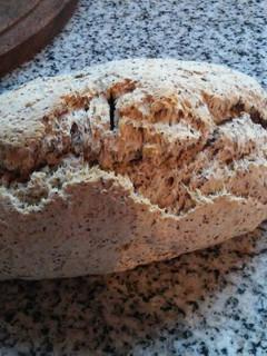Una foto de Pan integral con semillas