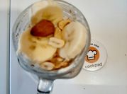 Una foto de crema de cacahuate avena