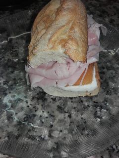Una foto de Bocadillo madrileño