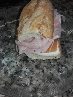 Una foto de Bocadillo madrileño