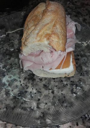 Una foto de Bocadillo madrileño