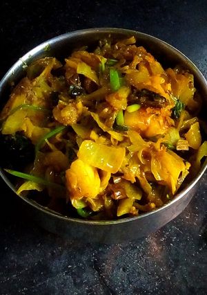 মাথা দিয়ে বাঁধা কপি (matha diye bandhakopi recipe in bengali) রেসিপির প্রধান ছবি