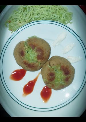 A picture of Noodles stuffed Kababs .