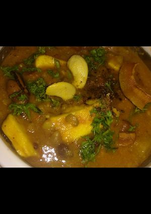 A picture of Mix matki with paneer curry.