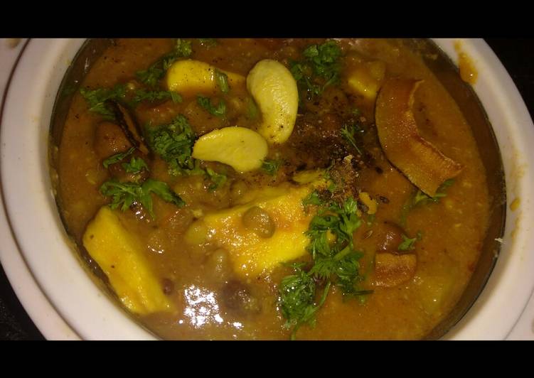 Mix matki with paneer curry