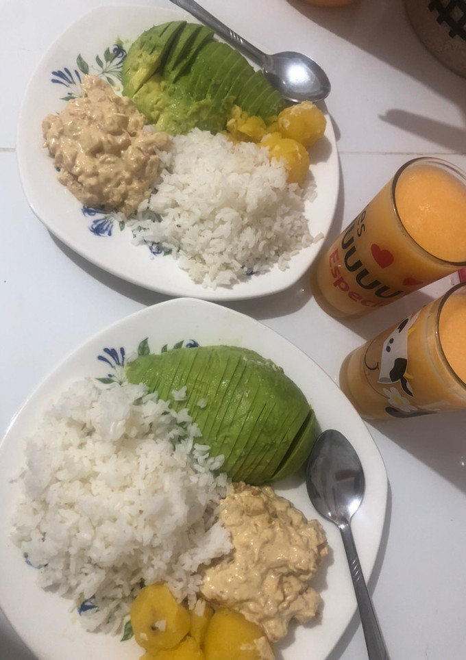 Una foto de Pollo en salsa curry 🤤
