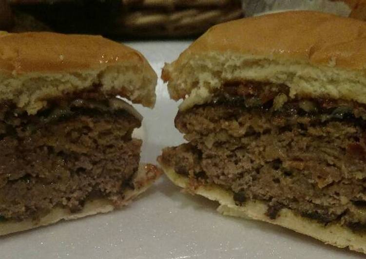 Recipe: Perfect Steakhouse Style Cheeseburgers