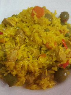 Una foto de Arroz amarillo de carne