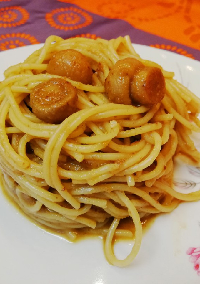 Una foto de Espaguetis en salsa de Pedro Ximénez con pasas y champiñones