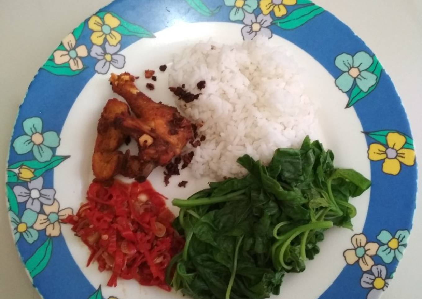 Ayam goreng Bawang putih dan Sambal Iris