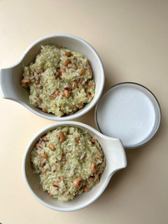 A picture of Vietnamese black eyed peas sticky rice pudding! (Chè đậu trắng).