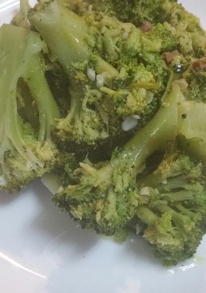 Una foto de Brócoli al ajo