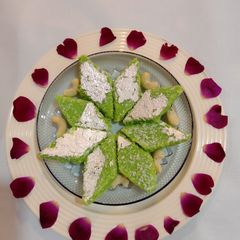 A picture of Coconut Burfi.