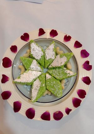 A picture of Coconut Burfi.