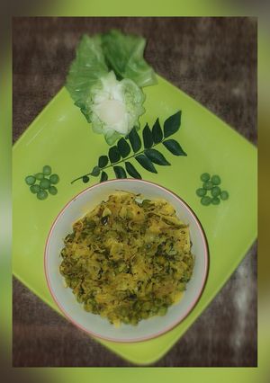 A picture of Cabbage green peas dry curry.