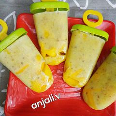 A picture of Bottle guard thandai kulfi.