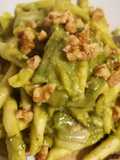 Maccheroni ferretto con asparagi, taleggio e noci