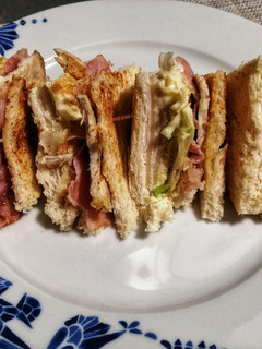Una foto de Sándwich Club o Club House