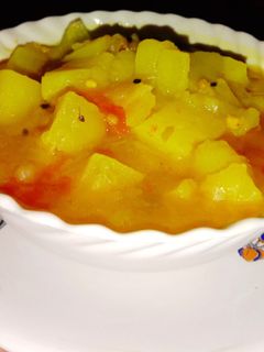 সাদা আলু চচ্চড়ি(sada aloo chocchori recipe in Bengali) রেসিপির প্রধান ছবি