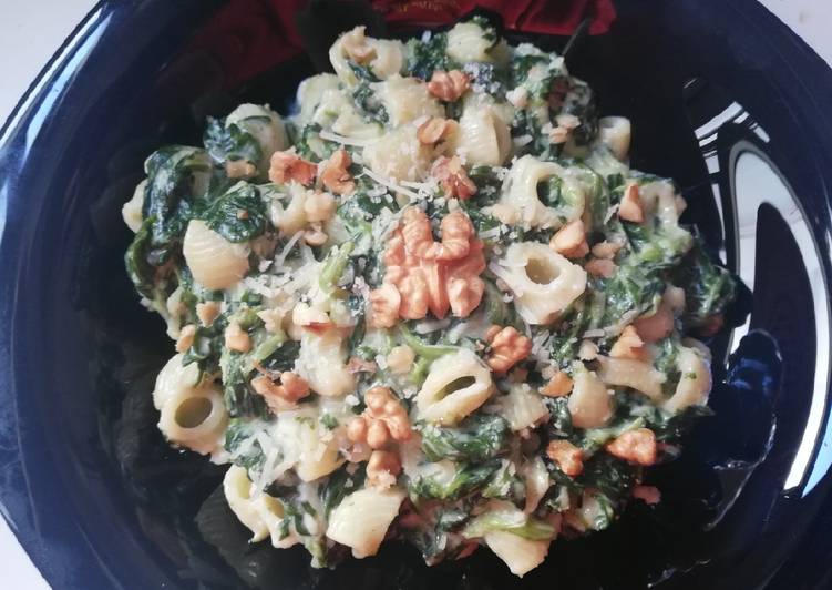 Pasta con crema de espinacas y nueces🌱