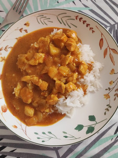 Una foto de Arroz con pollo al curry