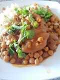 70. Pies de cerdo picantes con garbanzos / Cocción lenta