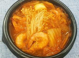 泡菜海鲜粉丝煲🎎 的食譜成品照片
