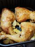 Cuartos traseros con patatas en airfrier (Cosori)