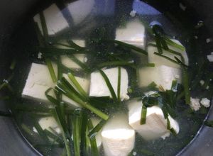 Hình của món Canh hẹ đậu hũ non.