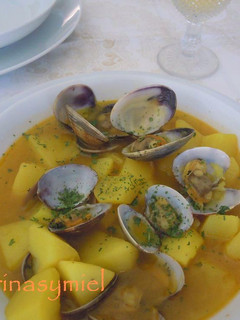 Una foto de Sopa de almejas y patata