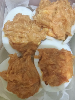 Una foto de Huevos rellenos exprés