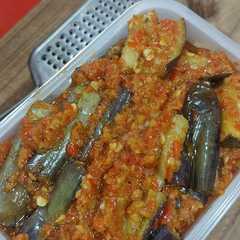 A picture of Terong Balado.