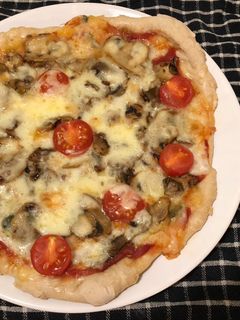 Gombás Pizza (vegetáriánus) recept fotója