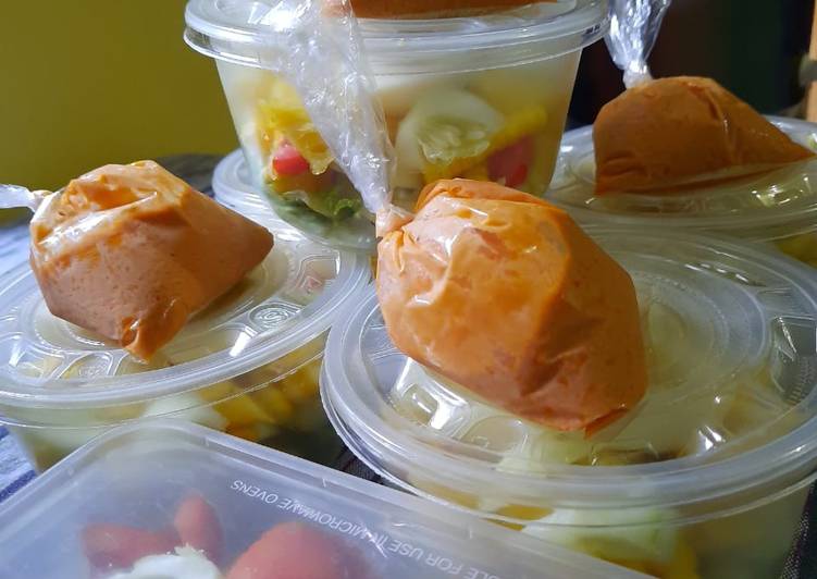 makanan Salad Bangkok yang merasakan kenyamanan