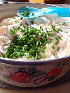 Joghurtos pikáns burgonyasaláta recept fotója