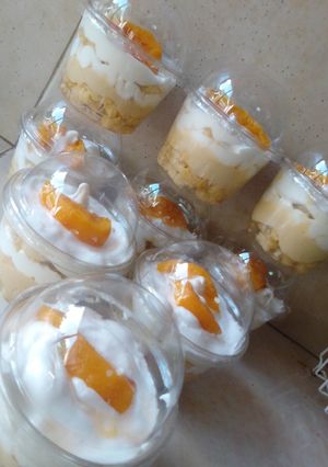 Una foto de Postre de duraznos en almíbar