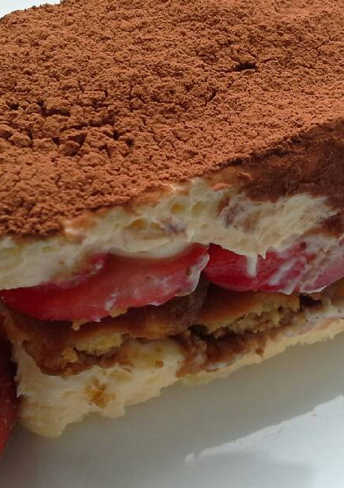 Una foto de Casi tiramisú de fresas