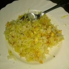 A picture of Rice eggs and cabbage.