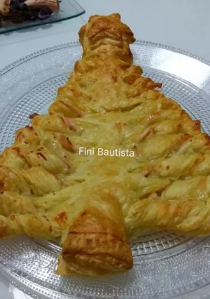 Una foto de Árbol de Navidad de hojaldre de queso y pavo
