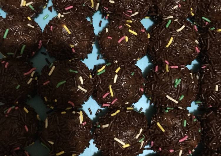 Choco Balls Biscuit Regal