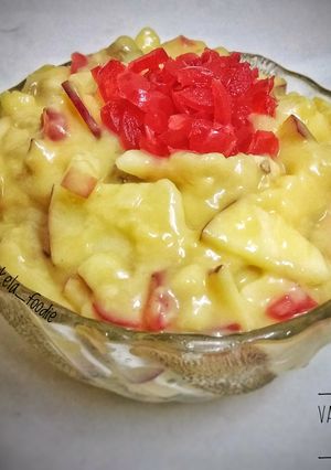 A picture of Vanilla flavoured fruit custard.
