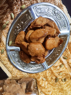 मीठे गुलगुले (meethe gulgule recipe in Hindi) रेसिपी मुख्य फोटो