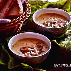 A picture of Cream of mushroom with chicken #nomaida.