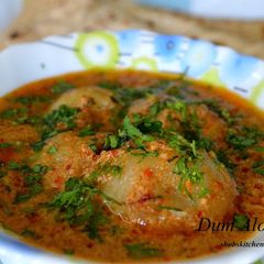A picture of Punjabi Dum Aloo.