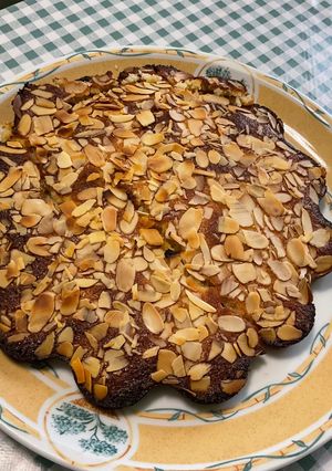 Une photo de Gâteau fondant au mascarpone, miel, citron et amandes