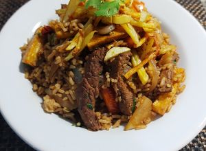 Una foto de Lomo saltado a mí manera 🇵🇪👩‍🍳🤸