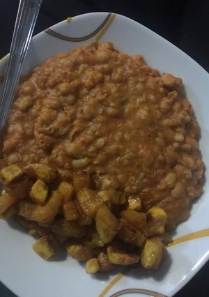 A picture of Porridge Beans and Fried Plantain.