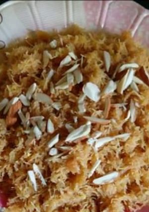 A picture of Meethi egg sawiyan.
