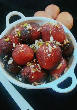 A picture of Potato Gulab jamun.